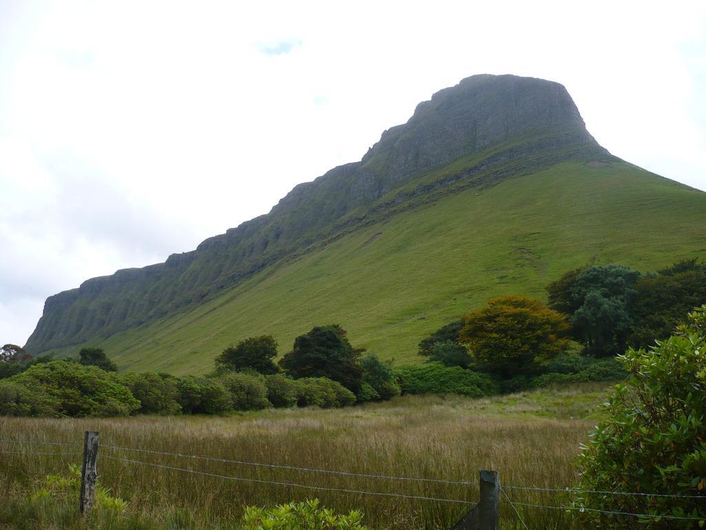 Beezies Self Catering Cottages Grange  Bagian luar foto
