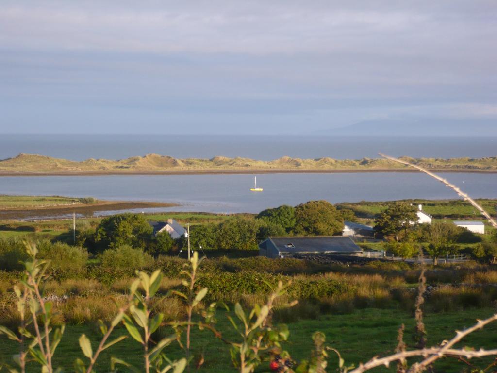 Beezies Self Catering Cottages Grange  Bagian luar foto