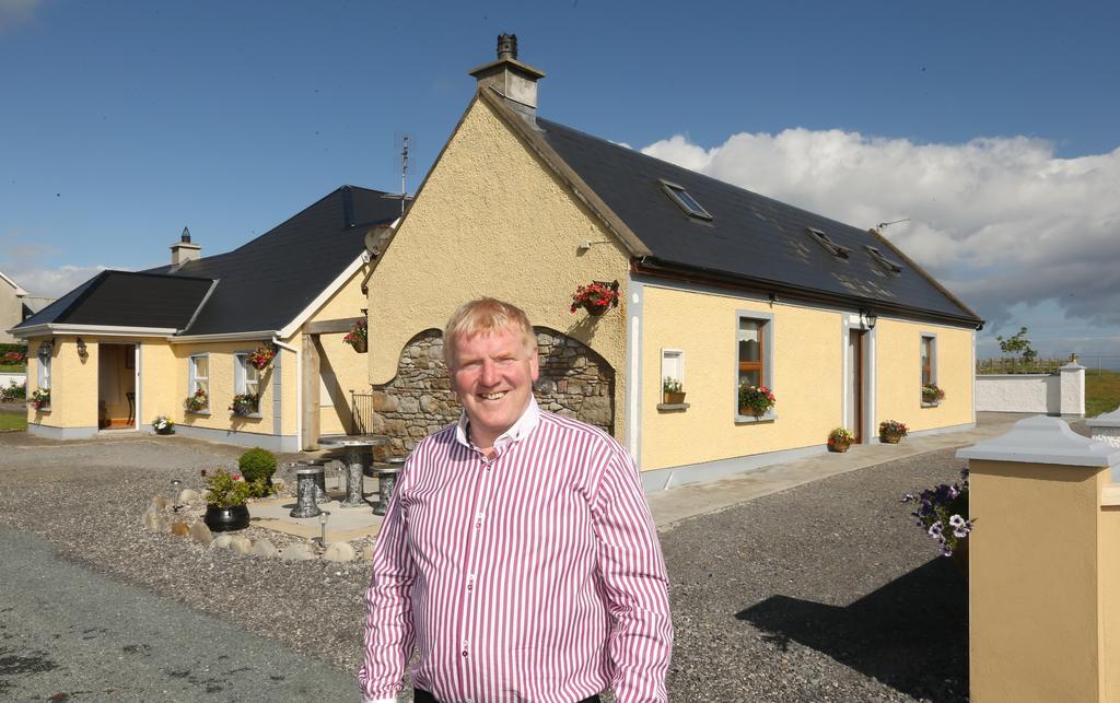 Beezies Self Catering Cottages Grange  Bagian luar foto