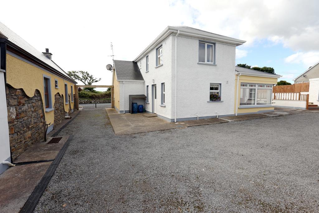 Beezies Self Catering Cottages Grange  Bagian luar foto
