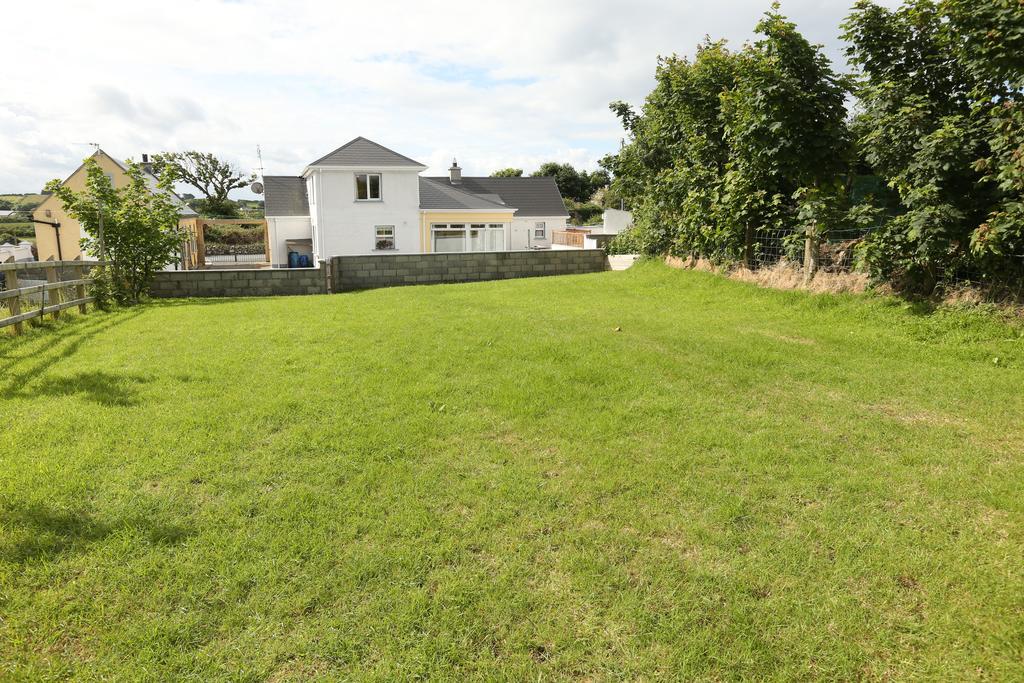 Beezies Self Catering Cottages Grange  Bagian luar foto