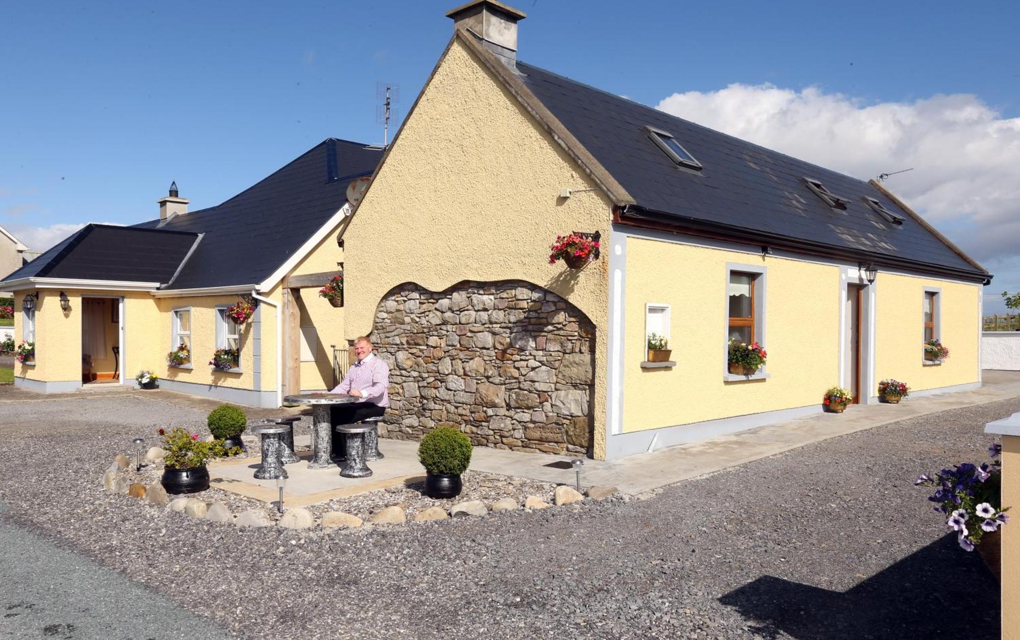 Beezies Self Catering Cottages Grange  Bagian luar foto