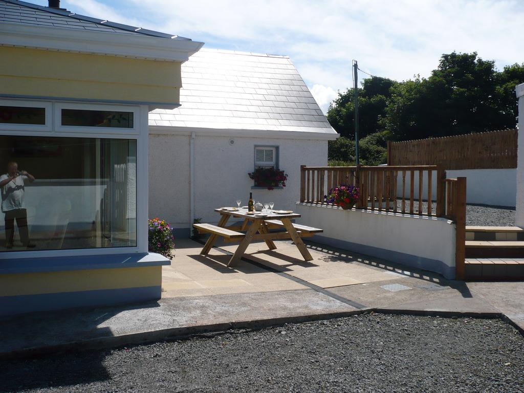 Beezies Self Catering Cottages Grange  Bagian luar foto